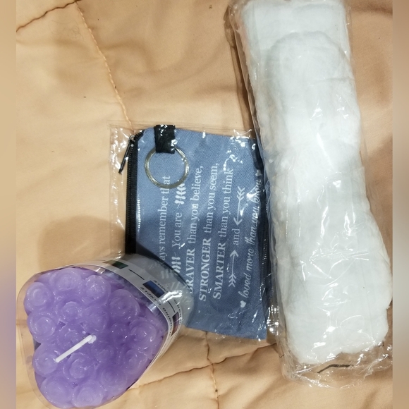 LED Rose Candle, Headband & Keychain Bundle - Picture 10 of 11